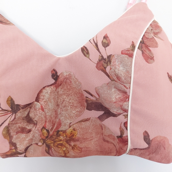 Floral Crop Top - Picture 3 of 5